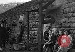 Image Dépression maisons grotte Uniontown Pennsylvania USA, 1935, de la seconde 9 séquences d'archives historiques vidéo 65675043368