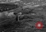 Image Dépression maisons grotte Uniontown Pennsylvania USA, 1935, de la seconde 19 séquences d'archives historiques vidéo 65675043368