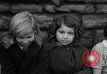 Image Dépression maisons grotte Uniontown Pennsylvania USA, 1935, de la seconde 28 séquences d'archives historiques vidéo 65675043368