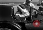 Standbild Sir Malcolm Campbell Daytona Beach Florida USA, 1935, aus Sekunde 13 historischem Filmmaterial Videoclip 65675043370