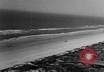 Standbild Sir Malcolm Campbell Daytona Beach Florida USA, 1935, aus Sekunde 28 historischem Filmmaterial Videoclip 65675043370
