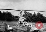 Standbild Hydro-Glider Cypress Garden Florida USA, 1955, aus Sekunde 10 historischem Filmmaterial Videoclip 65675043381