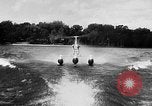 Standbild Hydro-Glider Cypress Garden Florida USA, 1955, aus Sekunde 15 historischem Filmmaterial Videoclip 65675043381