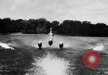Standbild Hydro-Glider Cypress Garden Florida USA, 1955, aus Sekunde 16 historischem Filmmaterial Videoclip 65675043381