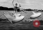 Standbild Hydro-Glider Cypress Garden Florida USA, 1955, aus Sekunde 19 historischem Filmmaterial Videoclip 65675043381