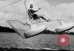 Standbild Hydro-Glider Cypress Garden Florida USA, 1955, aus Sekunde 20 historischem Filmmaterial Videoclip 65675043381