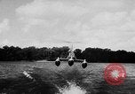 Standbild Hydro-Glider Cypress Garden Florida USA, 1955, aus Sekunde 30 historischem Filmmaterial Videoclip 65675043381