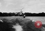 Standbild Hydro-Glider Cypress Garden Florida USA, 1955, aus Sekunde 39 historischem Filmmaterial Videoclip 65675043381