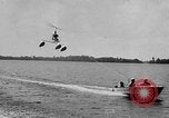 Standbild Hydro-Glider Cypress Garden Florida USA, 1955, aus Sekunde 47 historischem Filmmaterial Videoclip 65675043381