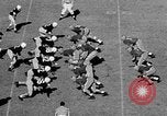 Standbild Fußballspiel Chapel Hill North Carolina USA, 1955, aus Sekunde 4 historischem Filmmaterial Videoclip 65675043382