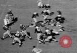 Standbild Fußballspiel Chapel Hill North Carolina USA, 1955, aus Sekunde 6 historischem Filmmaterial Videoclip 65675043382