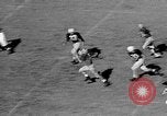 Standbild Fußballspiel Chapel Hill North Carolina USA, 1955, aus Sekunde 8 historischem Filmmaterial Videoclip 65675043382