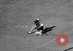 Standbild Fußballspiel Chapel Hill North Carolina USA, 1955, aus Sekunde 11 historischem Filmmaterial Videoclip 65675043382