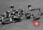 Standbild Fußballspiel Chapel Hill North Carolina USA, 1955, aus Sekunde 15 historischem Filmmaterial Videoclip 65675043382