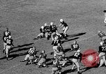 Standbild Fußballspiel Chapel Hill North Carolina USA, 1955, aus Sekunde 18 historischem Filmmaterial Videoclip 65675043382