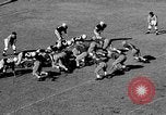 Standbild Fußballspiel Chapel Hill North Carolina USA, 1955, aus Sekunde 20 historischem Filmmaterial Videoclip 65675043382