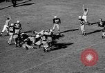 Standbild Fußballspiel Chapel Hill North Carolina USA, 1955, aus Sekunde 22 historischem Filmmaterial Videoclip 65675043382