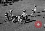 Standbild Fußballspiel Chapel Hill North Carolina USA, 1955, aus Sekunde 23 historischem Filmmaterial Videoclip 65675043382