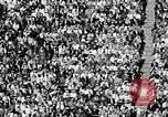 Standbild Fußballspiel Chapel Hill North Carolina USA, 1955, aus Sekunde 25 historischem Filmmaterial Videoclip 65675043382