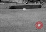 Standbild Fußballspiel Chapel Hill North Carolina USA, 1955, aus Sekunde 30 historischem Filmmaterial Videoclip 65675043382