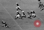 Standbild Fußballspiel Chapel Hill North Carolina USA, 1955, aus Sekunde 37 historischem Filmmaterial Videoclip 65675043382
