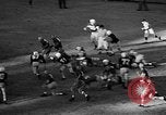 Standbild Fußballspiel Chapel Hill North Carolina USA, 1955, aus Sekunde 61 historischem Filmmaterial Videoclip 65675043382