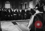 Standbild Papst Pius XII Castel Gandolfo Italien, 1957, aus Sekunde 11 historischem Filmmaterial Videoclip 65675043387