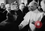 Standbild Papst Pius XII Castel Gandolfo Italien, 1957, aus Sekunde 29 historischem Filmmaterial Videoclip 65675043387