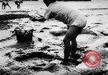 Standbild Fischzucht Niederländisch Guayana, 1957, aus Sekunde 8 historischem Filmmaterial Videoclip 65675043389