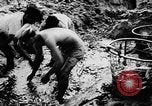 Standbild Fischzucht Niederländisch Guayana, 1957, aus Sekunde 19 historischem Filmmaterial Videoclip 65675043389