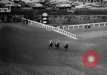 Standbild Handicap Pferderennen Camden New Jersey USA, 1957, aus Sekunde 17 historischem Filmmaterial Videoclip 65675043390