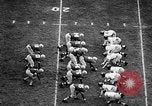 Standbild Fußballspiel Ohio United States USA, 1957, aus Sekunde 4 historischem Filmmaterial Videoclip 65675043391