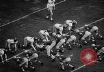 Standbild Fußballspiel Ohio United States USA, 1957, aus Sekunde 14 historischem Filmmaterial Videoclip 65675043391