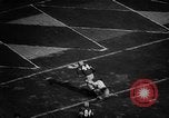 Standbild Fußballspiel Ohio United States USA, 1957, aus Sekunde 26 historischem Filmmaterial Videoclip 65675043391
