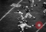 Standbild Fußballspiel Ohio United States USA, 1957, aus Sekunde 36 historischem Filmmaterial Videoclip 65675043391