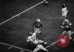 Standbild Fußballspiel Ohio United States USA, 1957, aus Sekunde 38 historischem Filmmaterial Videoclip 65675043391