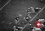 Standbild Fußballspiel Ohio United States USA, 1957, aus Sekunde 41 historischem Filmmaterial Videoclip 65675043391