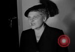 Standbild Lady sprechen United States USA, 1949, aus Sekunde 5 historischem Filmmaterial Videoclip 65675043421
