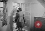 Standbild neue Häuser gebaut Europa, 1945, aus Sekunde 36 historischem Filmmaterial Videoclip 65675043443