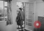 Standbild neue Häuser gebaut Europa, 1945, aus Sekunde 37 historischem Filmmaterial Videoclip 65675043443