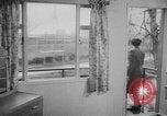 Standbild neue Häuser gebaut Europa, 1945, aus Sekunde 39 historischem Filmmaterial Videoclip 65675043443