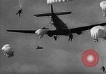 Image les parachutistes allemands Belgique, 1940, de la seconde 21 séquences d'archives historiques vidéo 65675043460