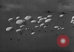 Image les parachutistes allemands Belgique, 1940, de la seconde 30 séquences d'archives historiques vidéo 65675043460