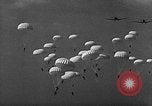 Image les parachutistes allemands Belgique, 1940, de la seconde 33 séquences d'archives historiques vidéo 65675043460