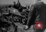 Image Charrue de traction universelle Royaume-Uni, 1940, de la seconde 13 séquences d'archives historiques vidéo 65675043469