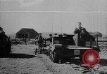 Image Charrue de traction universelle Royaume-Uni, 1940, de la seconde 15 séquences d'archives historiques vidéo 65675043469