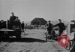 Image Charrue de traction universelle Royaume-Uni, 1940, de la seconde 19 séquences d'archives historiques vidéo 65675043469
