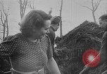 Image Charrue de traction universelle Royaume-Uni, 1940, de la seconde 26 séquences d'archives historiques vidéo 65675043469