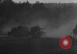 Immagine di Assalto tedesco Stug III a Varsavia rivolta Varsavia POLONIA, 1944, secondo 3 filmato di repertorio 65675043477