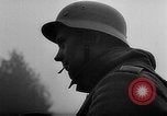 Immagine di Assalto tedesco Stug III a Varsavia rivolta Varsavia POLONIA, 1944, secondo 4 filmato di repertorio 65675043477